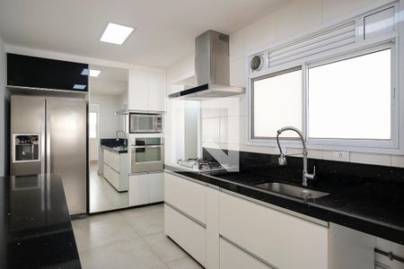 Apartamento para alugar com 179m², 4 quartos e 4 vagasCozinha