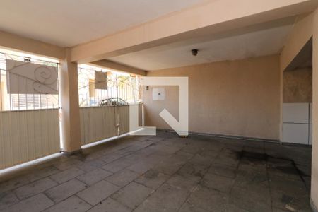 Casa à venda com 100m², 4 quartos e 2 vagasGaragem