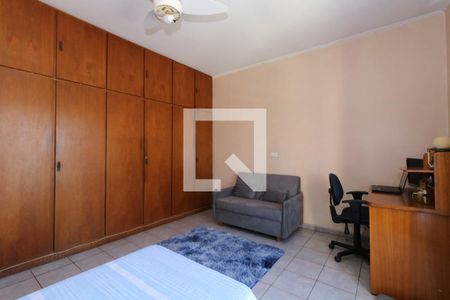 Casa à venda com 100m², 4 quartos e 2 vagasQuarto 1