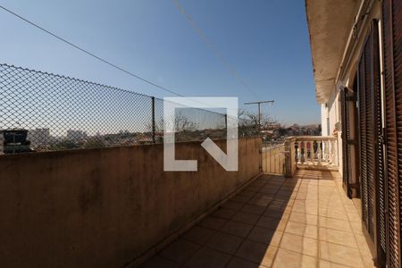 Casa à venda com 100m², 4 quartos e 2 vagasQuintal