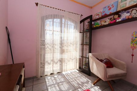 Casa à venda com 100m², 4 quartos e 2 vagasQuarto 3