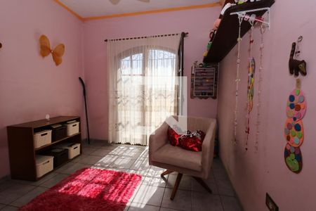 Casa à venda com 100m², 4 quartos e 2 vagasQuarto 3