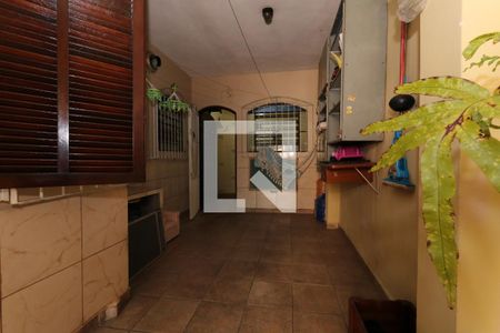 Casa à venda com 100m², 4 quartos e 2 vagasQuintal