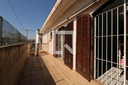 Casa à venda com 100m², 4 quartos e 2 vagasQuintal