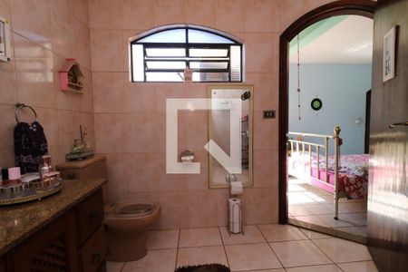 Casa à venda com 100m², 4 quartos e 2 vagasBanheiro da Suite