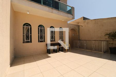Casa à venda com 100m², 4 quartos e 2 vagasQuintal