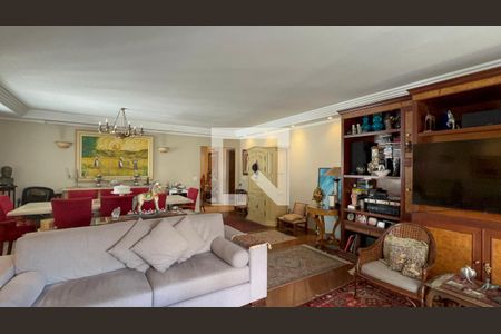 Sala de TV de apartamento à venda com 3 quartos, 222m² em Jardim Paulista, São Paulo