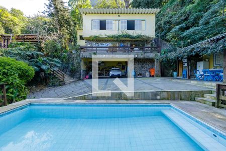 Casa à venda com 250m², 4 quartos e 5 vagasÁrea Externa