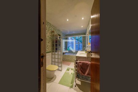 Casa à venda com 250m², 4 quartos e 5 vagasBanheiro