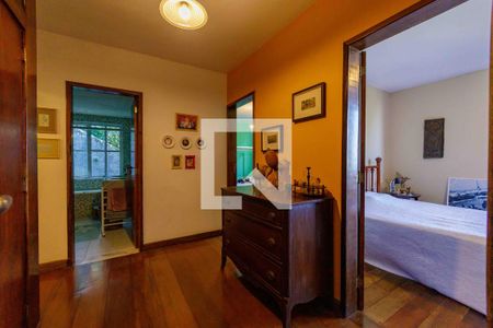 Casa à venda com 250m², 4 quartos e 5 vagasSala