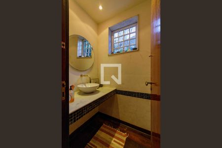 Casa à venda com 250m², 4 quartos e 5 vagasLavabo