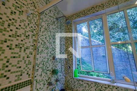 Casa à venda com 250m², 4 quartos e 5 vagasBanheiro