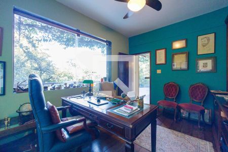 Casa à venda com 250m², 4 quartos e 5 vagasEscritório