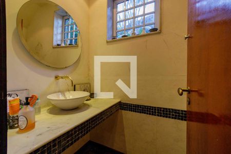 Casa à venda com 250m², 4 quartos e 5 vagasLavabo