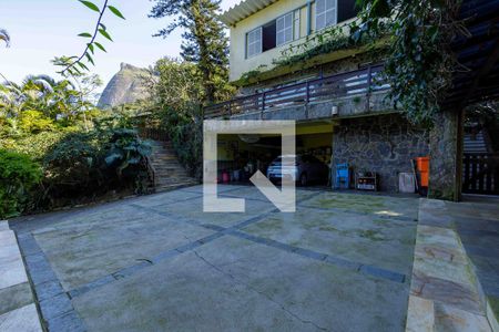 Casa à venda com 250m², 4 quartos e 5 vagasÁrea Externa