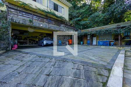 Casa à venda com 250m², 4 quartos e 5 vagasÁrea Externa