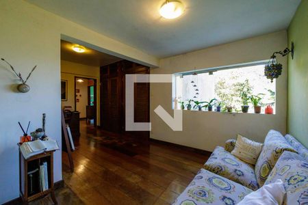 Casa à venda com 250m², 4 quartos e 5 vagasSala