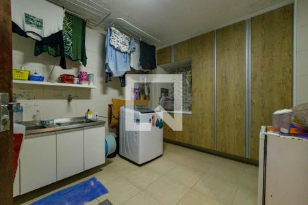 Casa à venda com 250m², 4 quartos e 5 vagasÁrea de Serviço