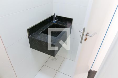 Apartamento para alugar com 55m², 2 quartos e 1 vaga Apartamento para alugar com 55m², 2 quartos e 1 vagaBanheiro da Suite