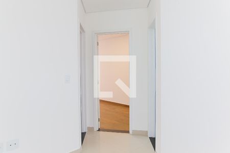 Corredor de apartamento para alugar com 2 quartos, 55m² em Campestre, Santo André