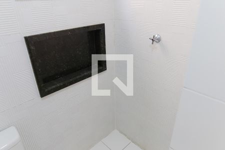 Apartamento para alugar com 55m², 2 quartos e 1 vaga Apartamento para alugar com 55m², 2 quartos e 1 vagaBanheiro da Suite
