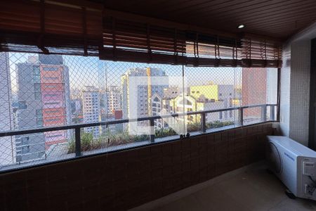 Apartamento à venda com 161m², 3 quartos e 3 vagasVaranda