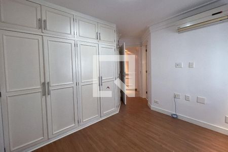Apartamento à venda com 161m², 3 quartos e 3 vagasSuíte 2