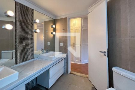 Apartamento à venda com 161m², 3 quartos e 3 vagasBanheiro da Suíte 1