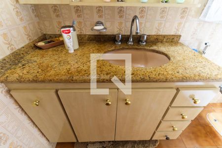 Casa à venda com 180m², 2 quartos e 2 vagasBanheiro