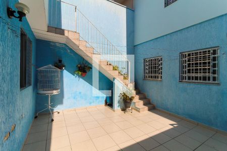 Casa à venda com 180m², 2 quartos e 2 vagasQuintal