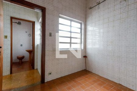 Casa à venda com 340m², 3 quartos e 6 vagasAdega