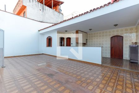 Casa à venda com 340m², 3 quartos e 6 vagasQuintal