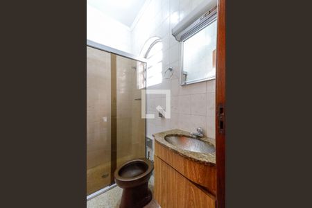 Casa à venda com 340m², 3 quartos e 6 vagasBanheiro da Suíte 2