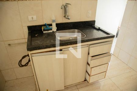 Apartamento para alugar com 48m², 2 quartos e 1 vaga Apartamento para alugar com 48m², 2 quartos e 1 vagaCozinha e área de serviço