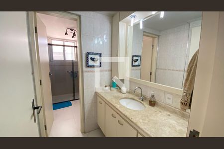 Apartamento à venda com 130m², 3 quartos e 1 vagaBanheiro Social