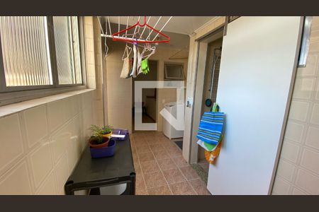 Apartamento à venda com 130m², 3 quartos e 1 vagaÁrea de Serviço