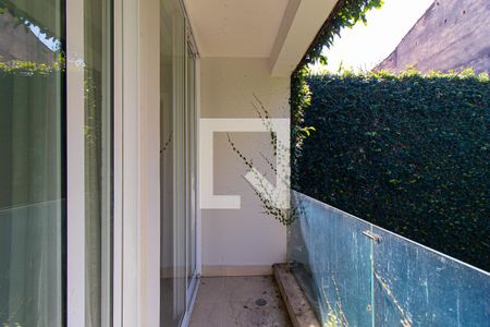 Casa à venda com 350m², 3 quartos e 6 vagasSacada das Suítes 2 e 3