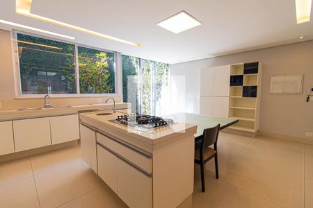 Casa à venda com 350m², 3 quartos e 6 vagasCozinha