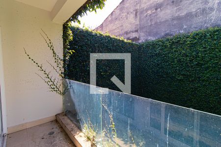 Casa à venda com 350m², 3 quartos e 6 vagasSacada das Suítes 2 e 3