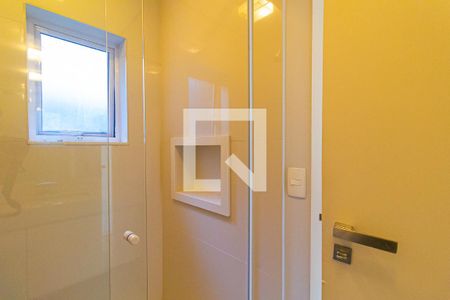 Casa à venda com 350m², 3 quartos e 6 vagasBanheiro da Suíte 2