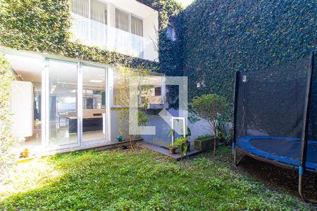 Casa à venda com 350m², 3 quartos e 6 vagasJardim