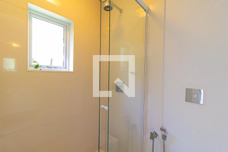 Casa à venda com 350m², 3 quartos e 6 vagasBanheiro da Suíte 3