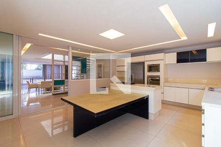 Casa à venda com 350m², 3 quartos e 6 vagasCozinha