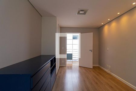 Casa à venda com 350m², 3 quartos e 6 vagasSuíte 2