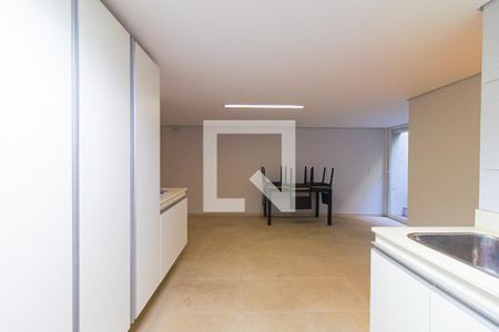 Casa à venda com 350m², 3 quartos e 6 vagasÁrea de Serviço