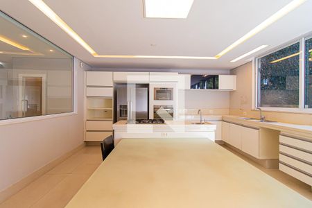 Casa à venda com 350m², 3 quartos e 6 vagasCozinha