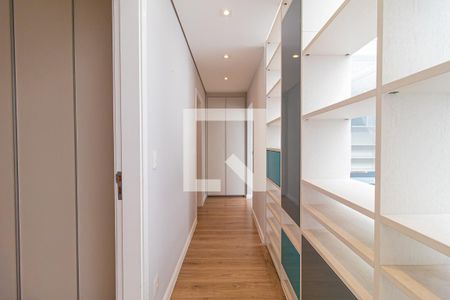 Casa à venda com 350m², 3 quartos e 6 vagasCorredor