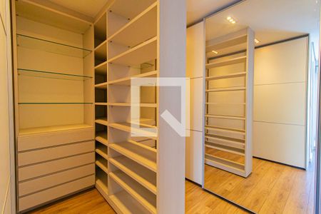 Casa à venda com 350m², 3 quartos e 6 vagasCloset da Suíte master