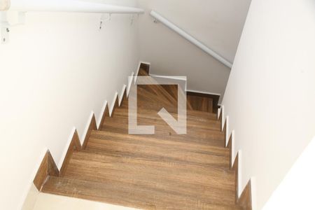 Casa para alugar com 45m², 2 quartos e 1 vagaEscada