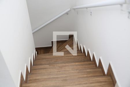 Casa para alugar com 45m², 2 quartos e 1 vagaEscada